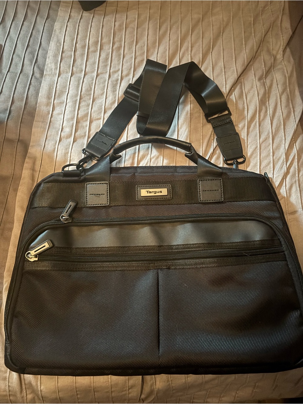 Targus Black Laptop Briefcase - Professional Bag